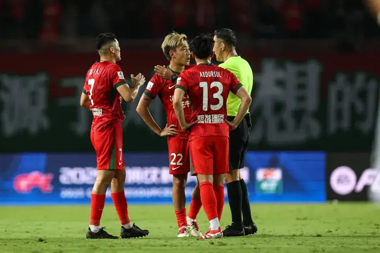 img, 禁区外兜射 img, 禁区外兜射