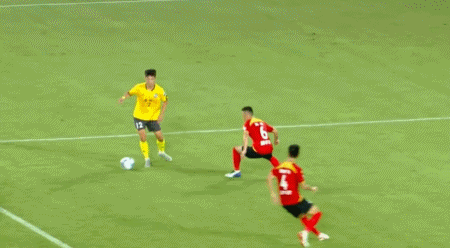 偏出底线 偏出底线