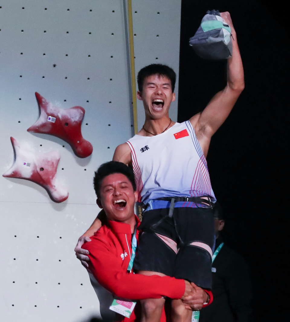 新华社记者, 见国