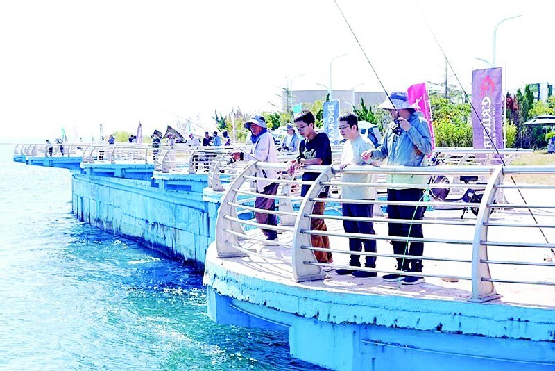 年龄最大的, 建设写下了